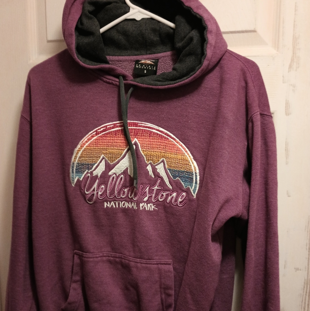 Yellowstone Park pullover hoodie, oversized women's small